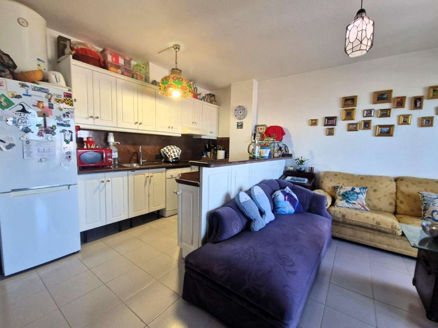 En primera línea de mar, amplio apartamento, 3 dormitorios, 2 baños, garaje y piscina Orihuela Costa (Playa Flamenca)