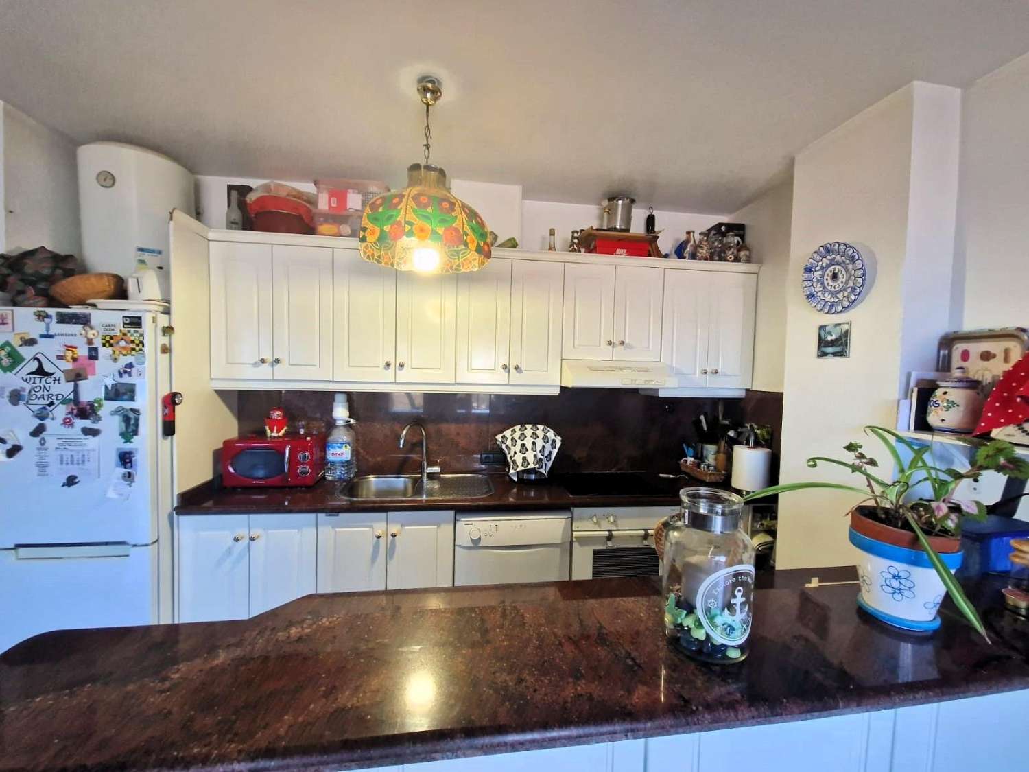En primera línea de mar, amplio apartamento, 3 dormitorios, 2 baños, garaje y piscina Orihuela Costa (Playa Flamenca)