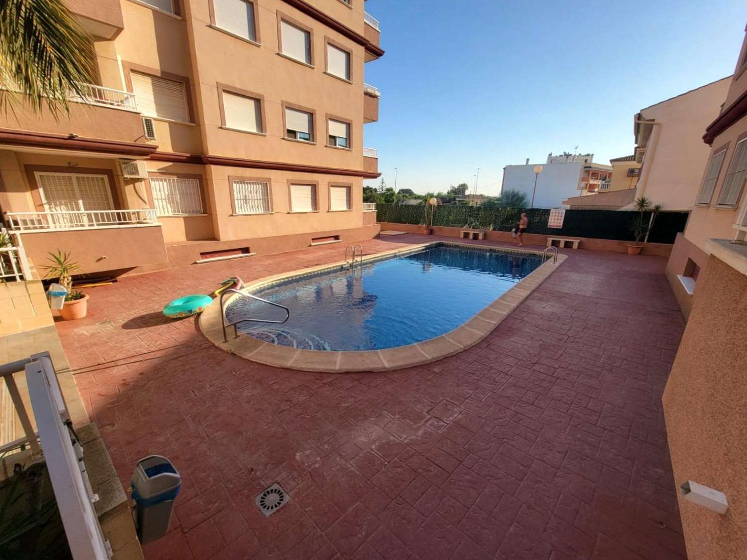 Oportunidad de piso de 2 dormitorios con piscina en Algorfa