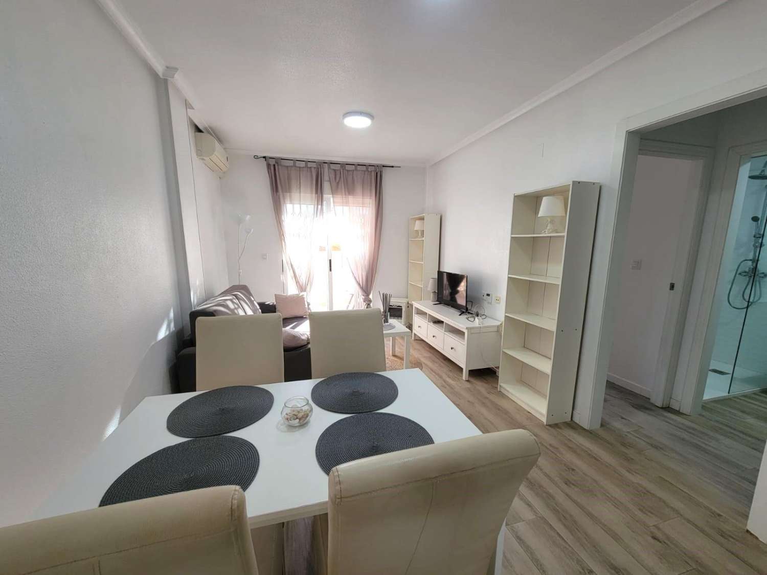 Oportunidad de piso de 2 dormitorios con piscina en Algorfa