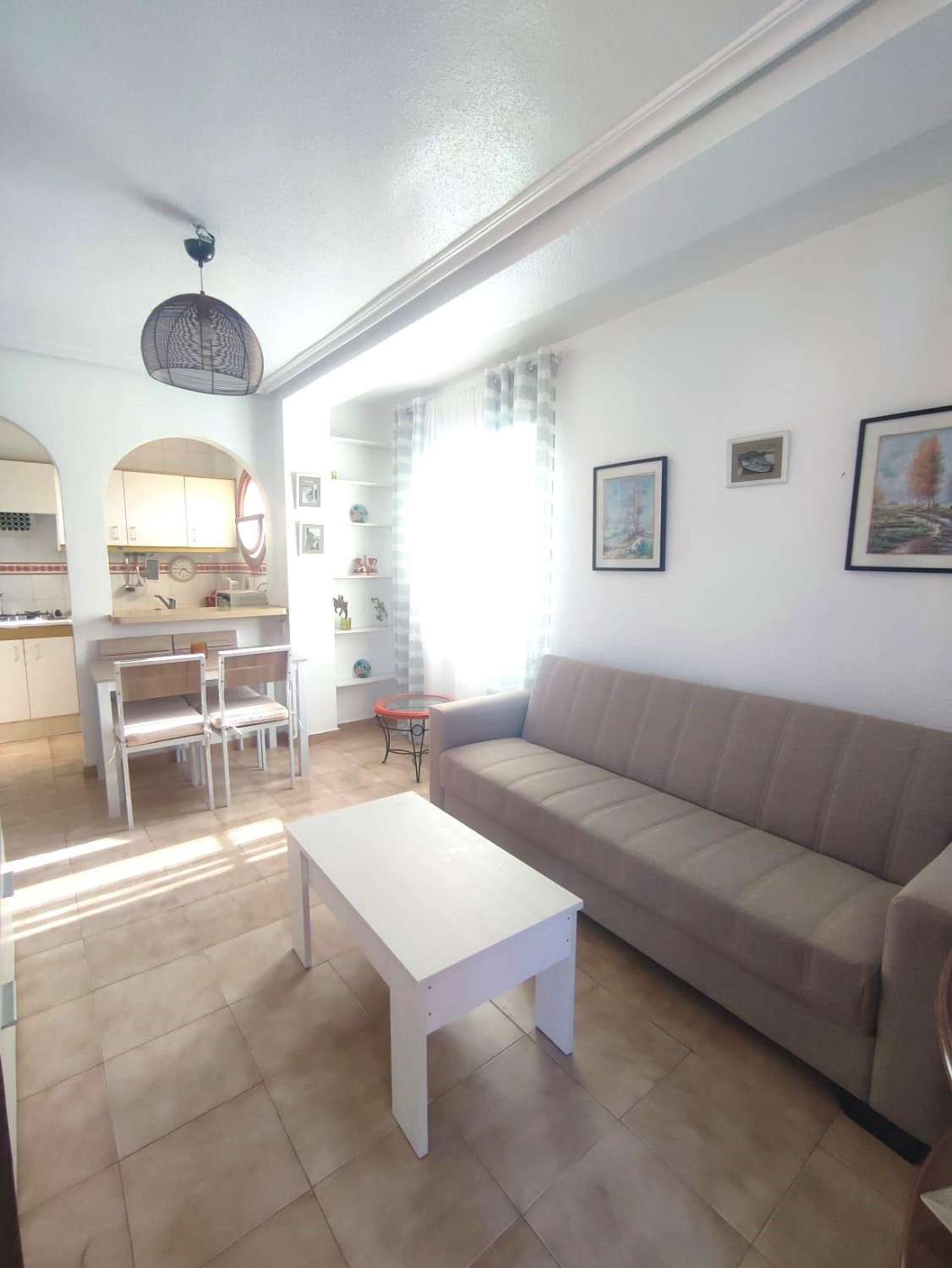 APPARTAMENTO CON VISTA LIBERA E PISCINA COMUNALE TORREVIEJA
