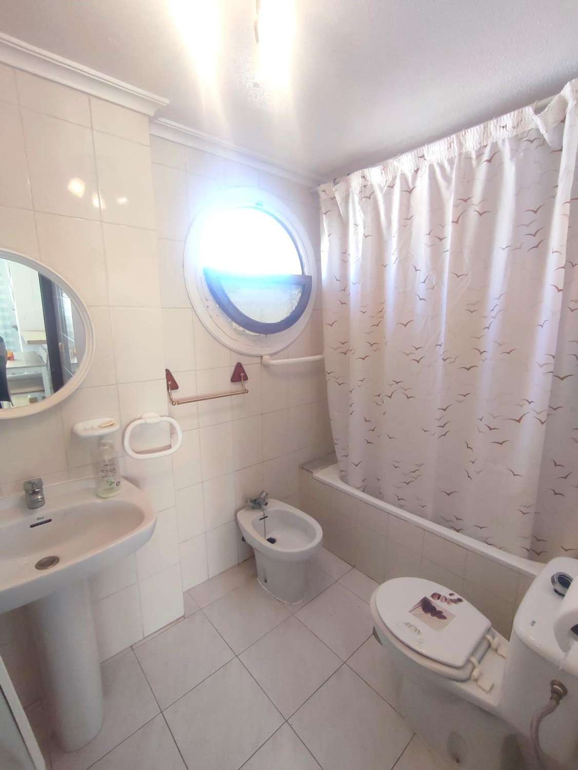APPARTAMENTO CON VISTA LIBERA E PISCINA COMUNALE TORREVIEJA