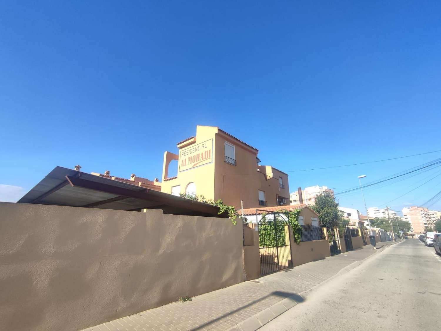 APPARTAMENTO CON VISTA LIBERA E PISCINA COMUNALE TORREVIEJA