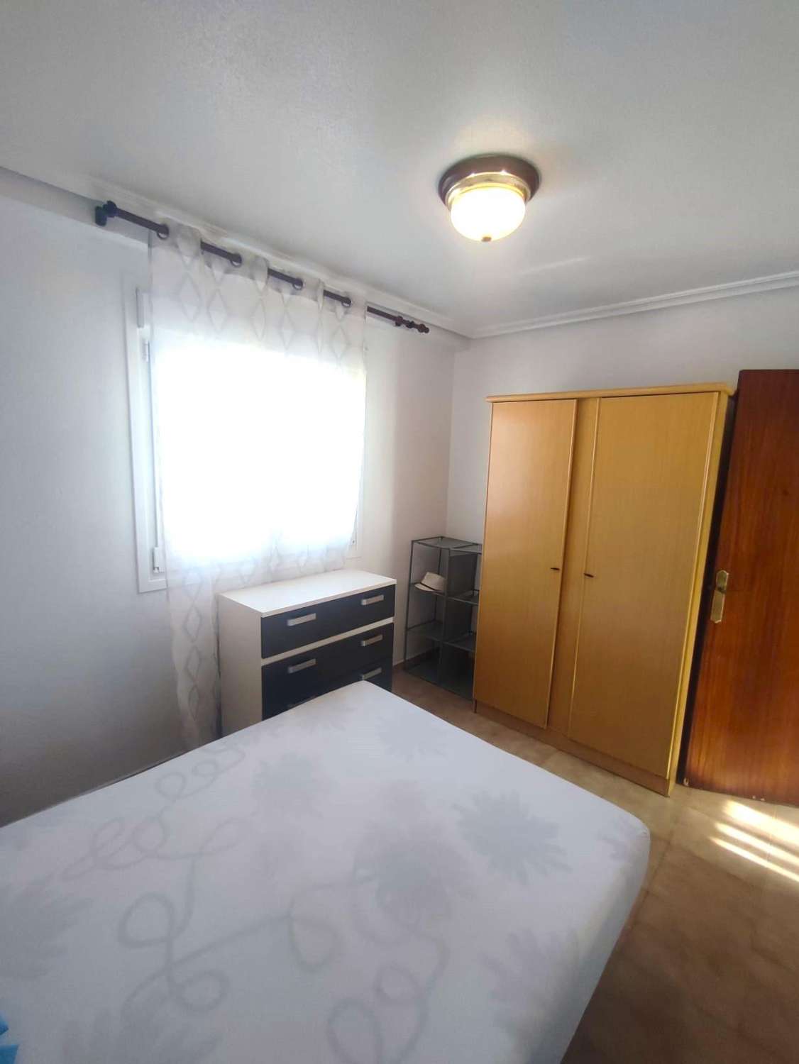 APPARTAMENTO CON VISTA LIBERA E PISCINA COMUNALE TORREVIEJA