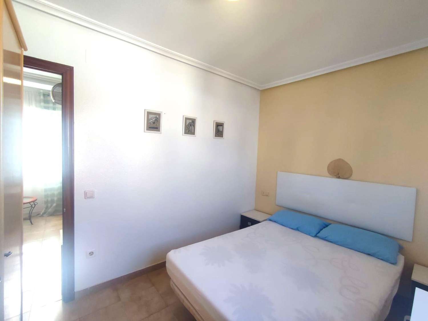APPARTAMENTO CON VISTA LIBERA E PISCINA COMUNALE TORREVIEJA