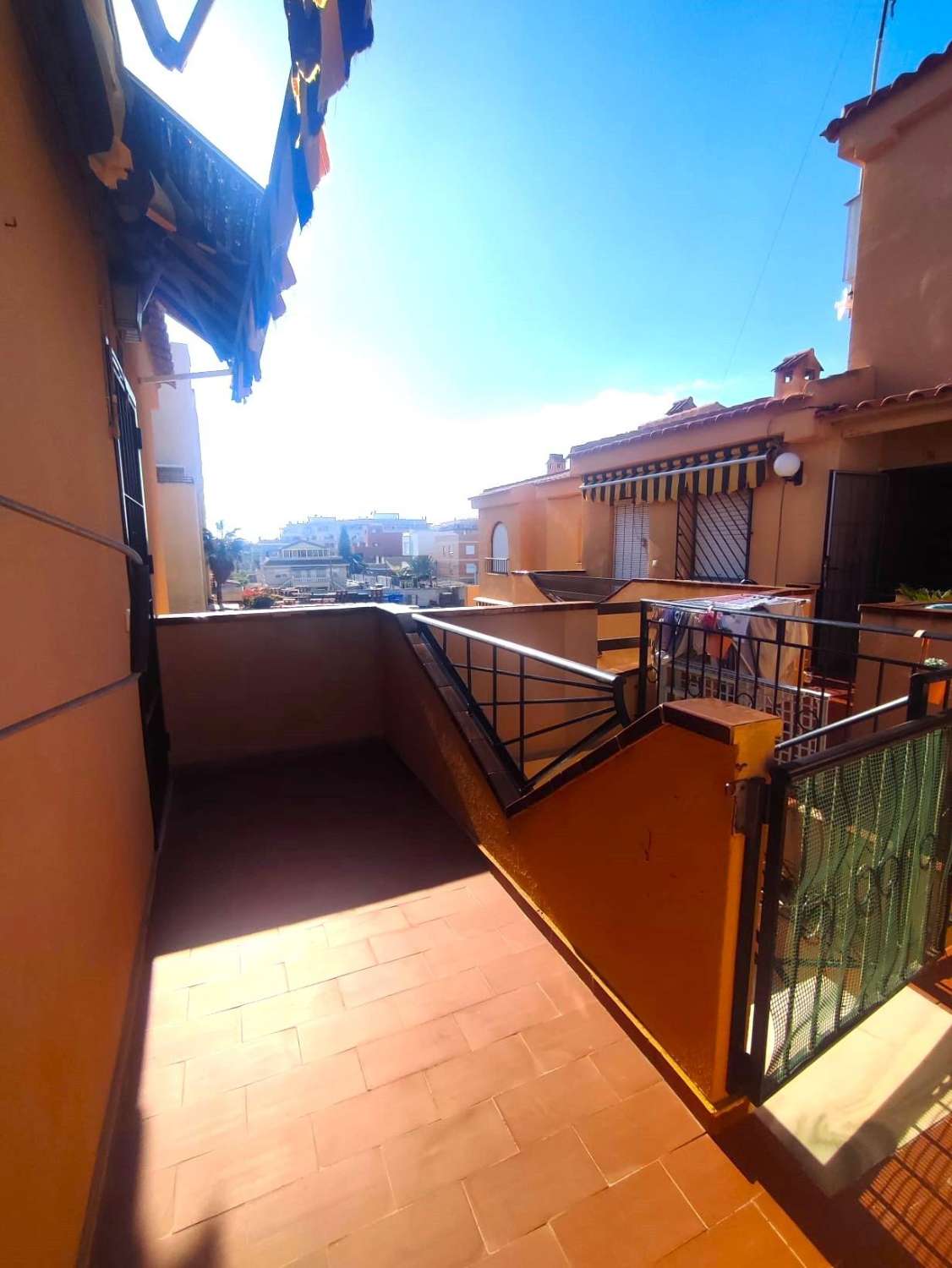 APPARTAMENTO CON VISTA LIBERA E PISCINA COMUNALE TORREVIEJA