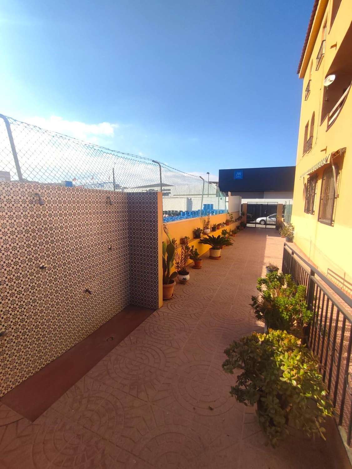 APPARTAMENTO CON VISTA LIBERA E PISCINA COMUNALE TORREVIEJA