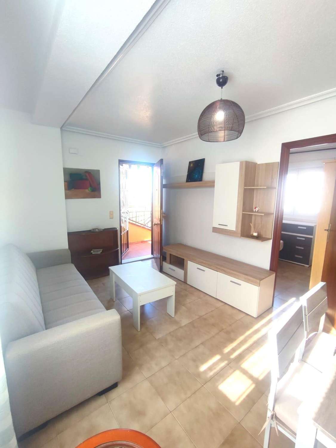 APPARTAMENTO CON VISTA LIBERA E PISCINA COMUNALE TORREVIEJA