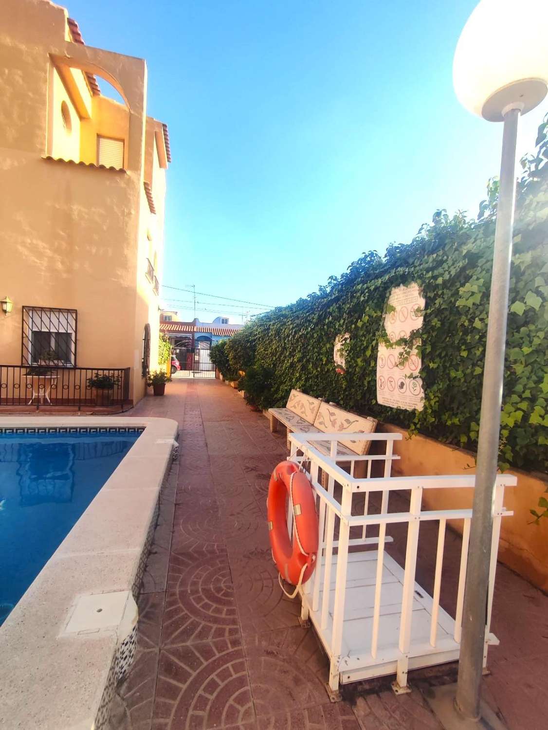 APPARTAMENTO CON VISTA LIBERA E PISCINA COMUNALE TORREVIEJA