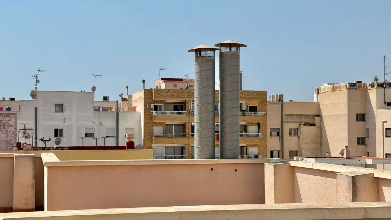 Комерційні приміщення на продаж в Playa del Cura (Torrevieja)