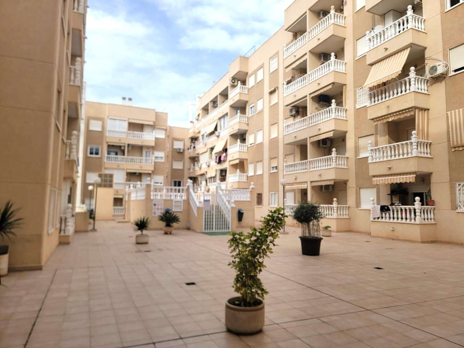 Apartamento de 2 dormitorios, 1 baño, piscina comunitaria, a unos 500 m de la Playa del Cura