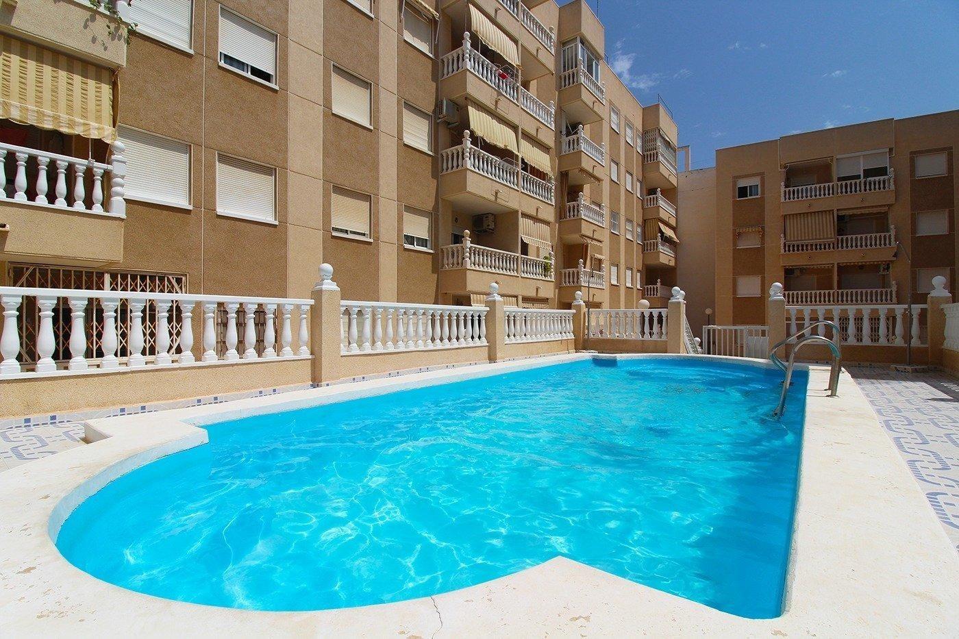 Apartamento de 2 dormitorios, 1 baño, piscina comunitaria, a unos 500 m de la Playa del Cura