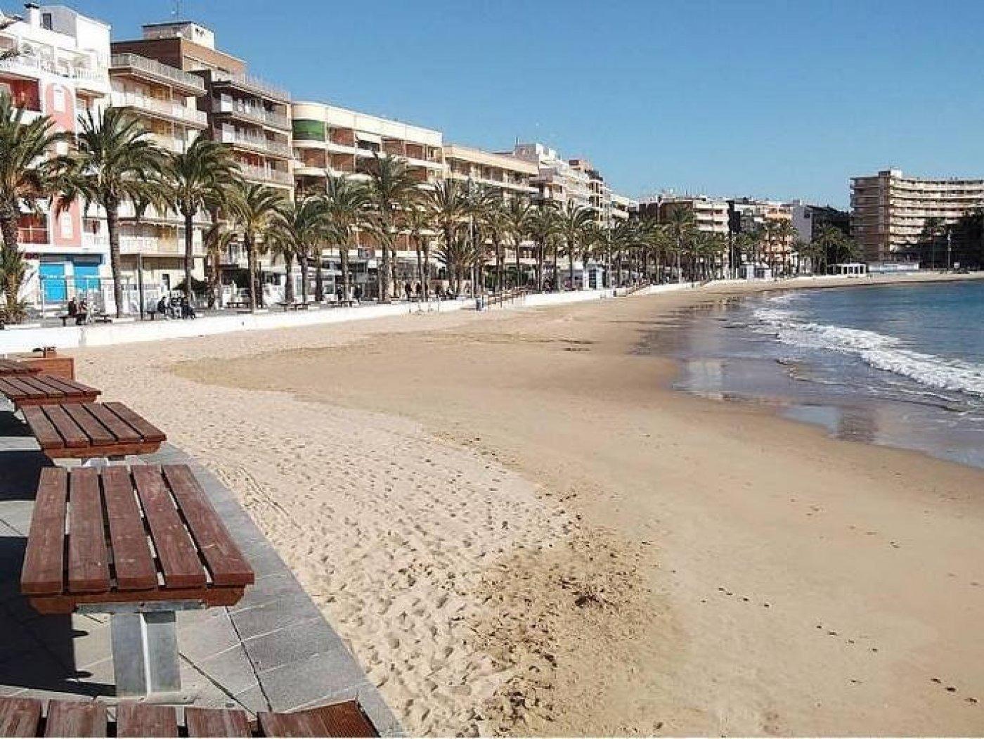 Apartamento de 2 dormitorios, 1 baño, piscina comunitaria, a unos 500 m de la Playa del Cura
