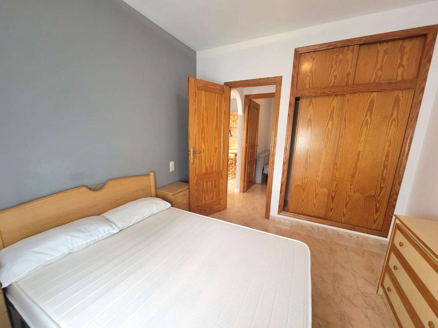 Apartamento de 2 dormitorios, 1 baño, piscina comunitaria, a unos 500 m de la Playa del Cura