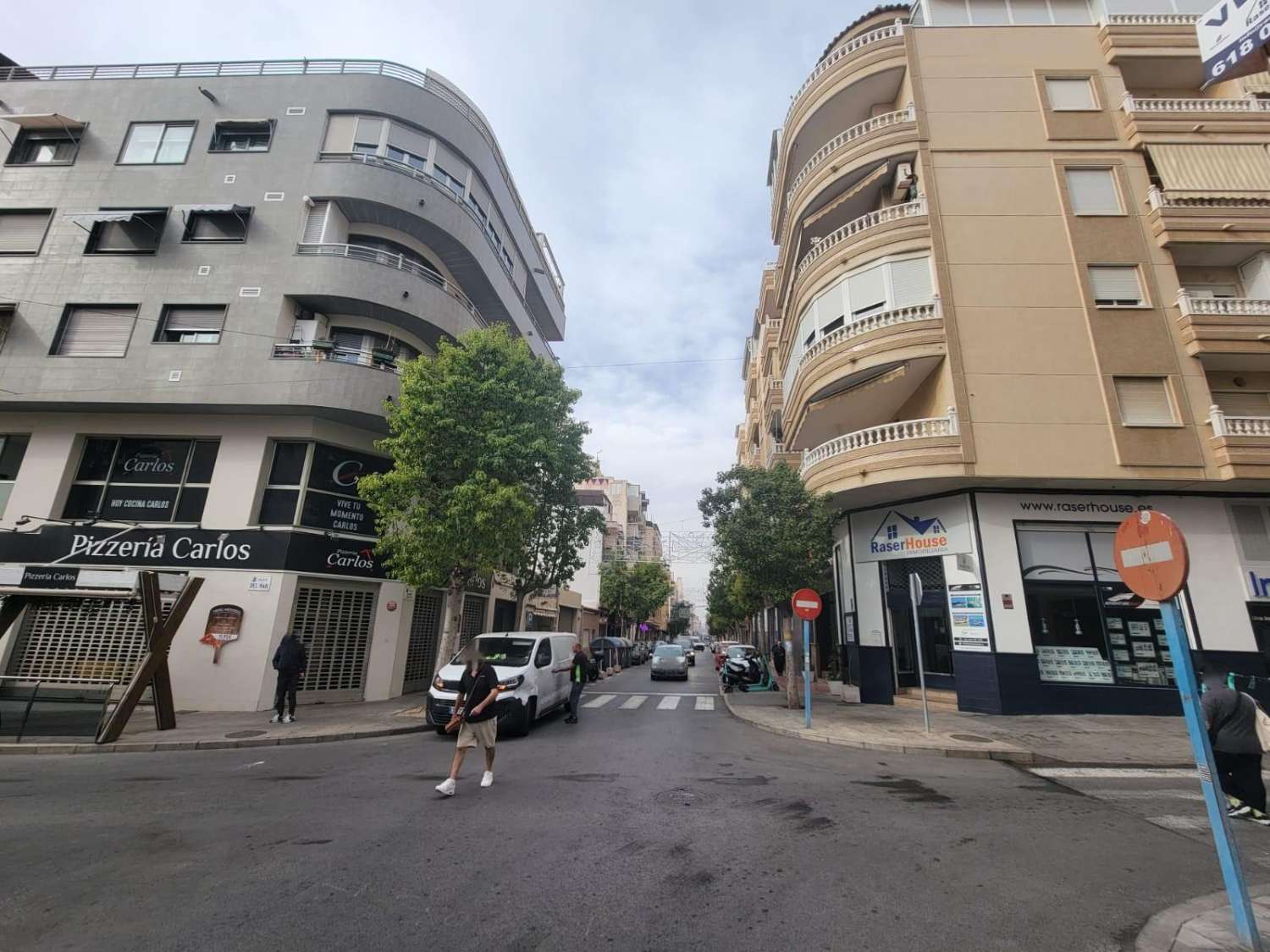 Apartamento de 2 dormitorios, 1 baño, piscina comunitaria, a unos 500 m de la Playa del Cura