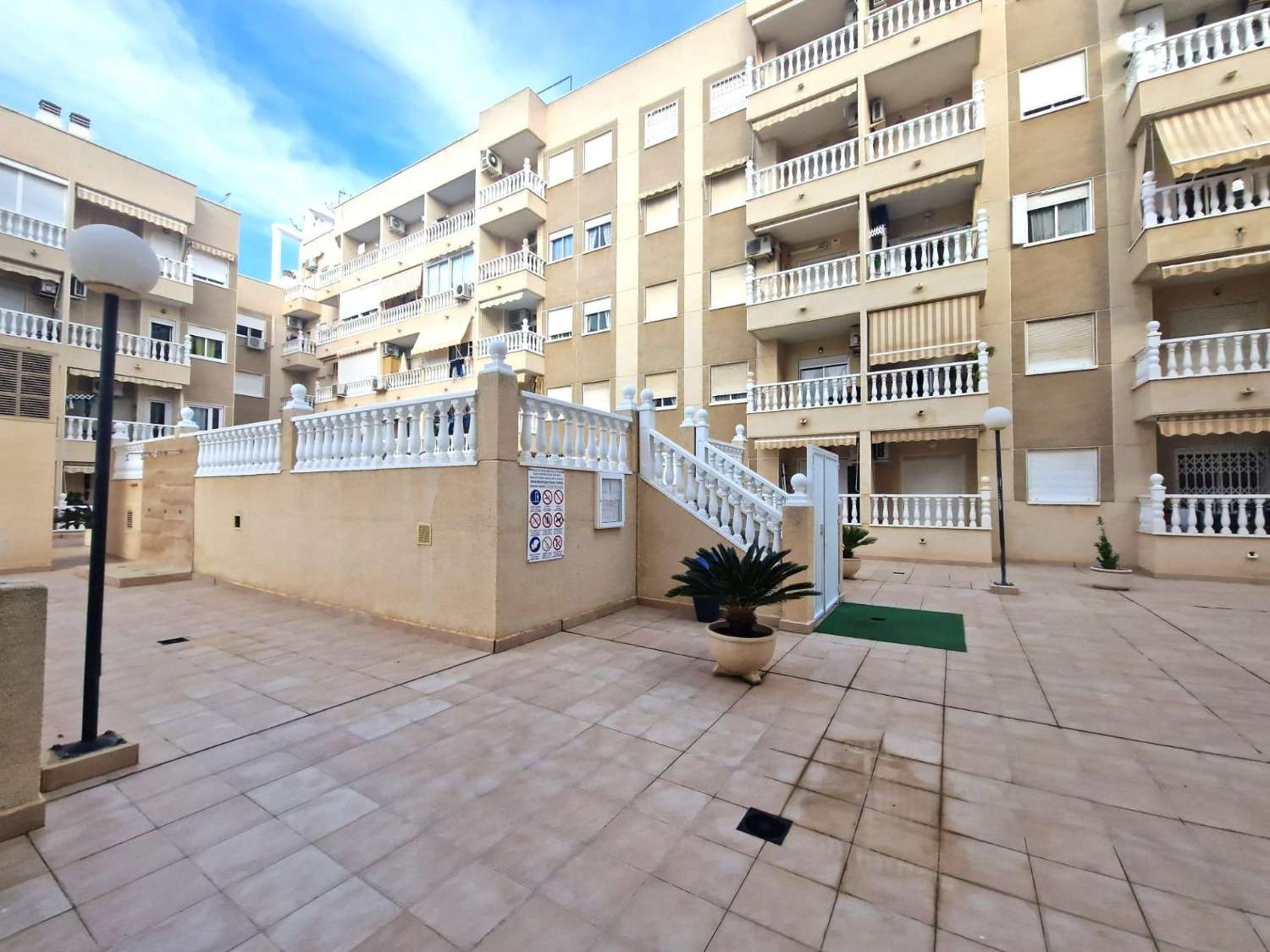 Apartamento de 2 dormitorios, 1 baño, piscina comunitaria, a unos 500 m de la Playa del Cura