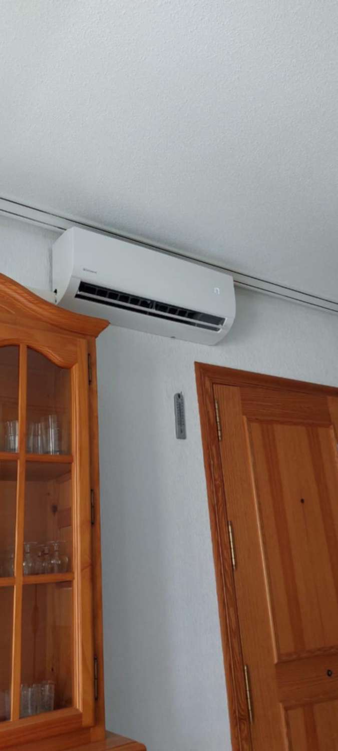 Flott mulighet med turistinformasjon, leilighet med 2 soverom 150 meter fra Playa Del Cura Torrevieja