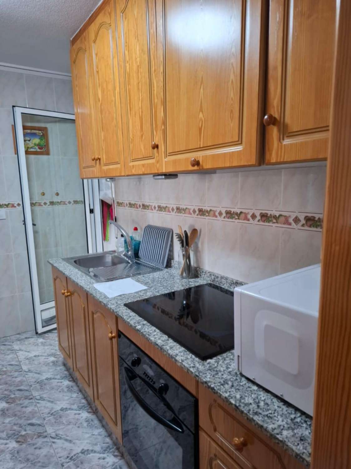 Flott mulighet med turistinformasjon, leilighet med 2 soverom 150 meter fra Playa Del Cura Torrevieja