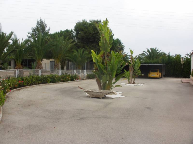 Chalet independiente de lujo en suelo urbanizable Elche ( Alicante)