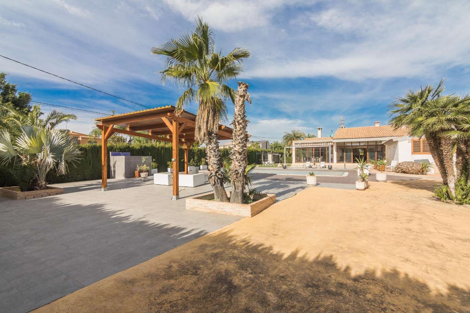 Chalet independiente de lujo en suelo urbanizable Elche ( Alicante)