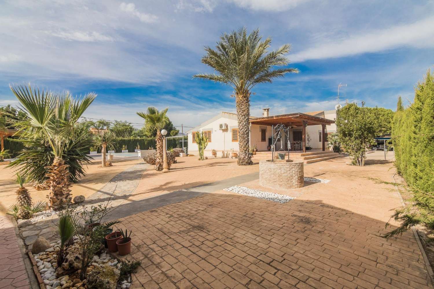 Chalet independiente de lujo en suelo urbanizable Elche ( Alicante)