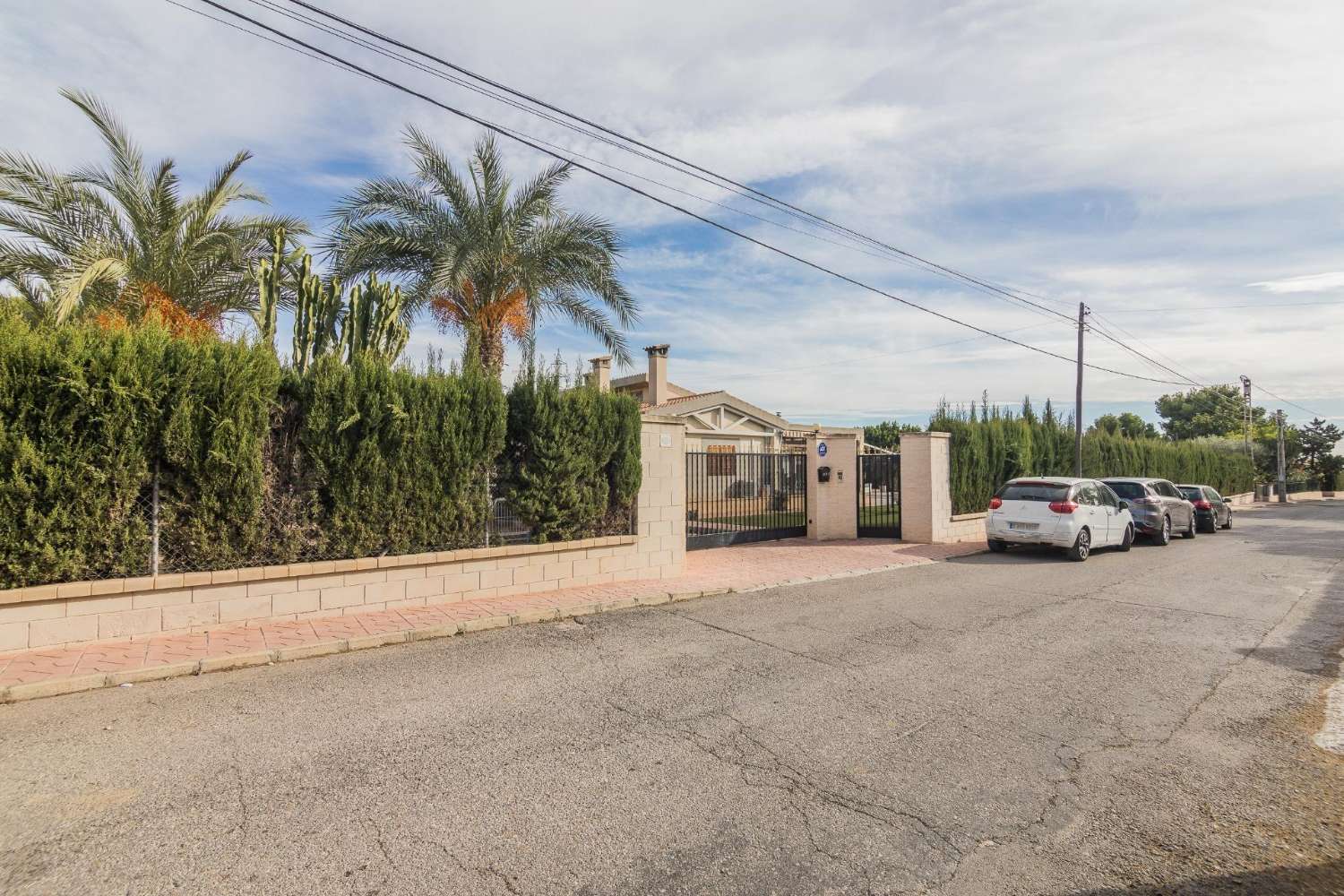 Chalet independiente de lujo en suelo urbanizable Elche ( Alicante)