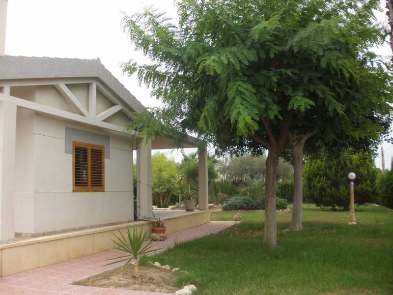 Chalet independiente de lujo en suelo urbanizable Elche ( Alicante)