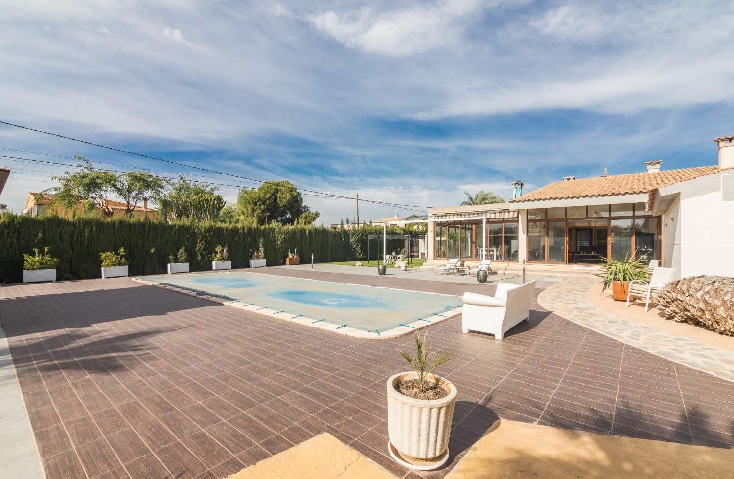 Chalet independiente de lujo en suelo urbanizable Elche ( Alicante)