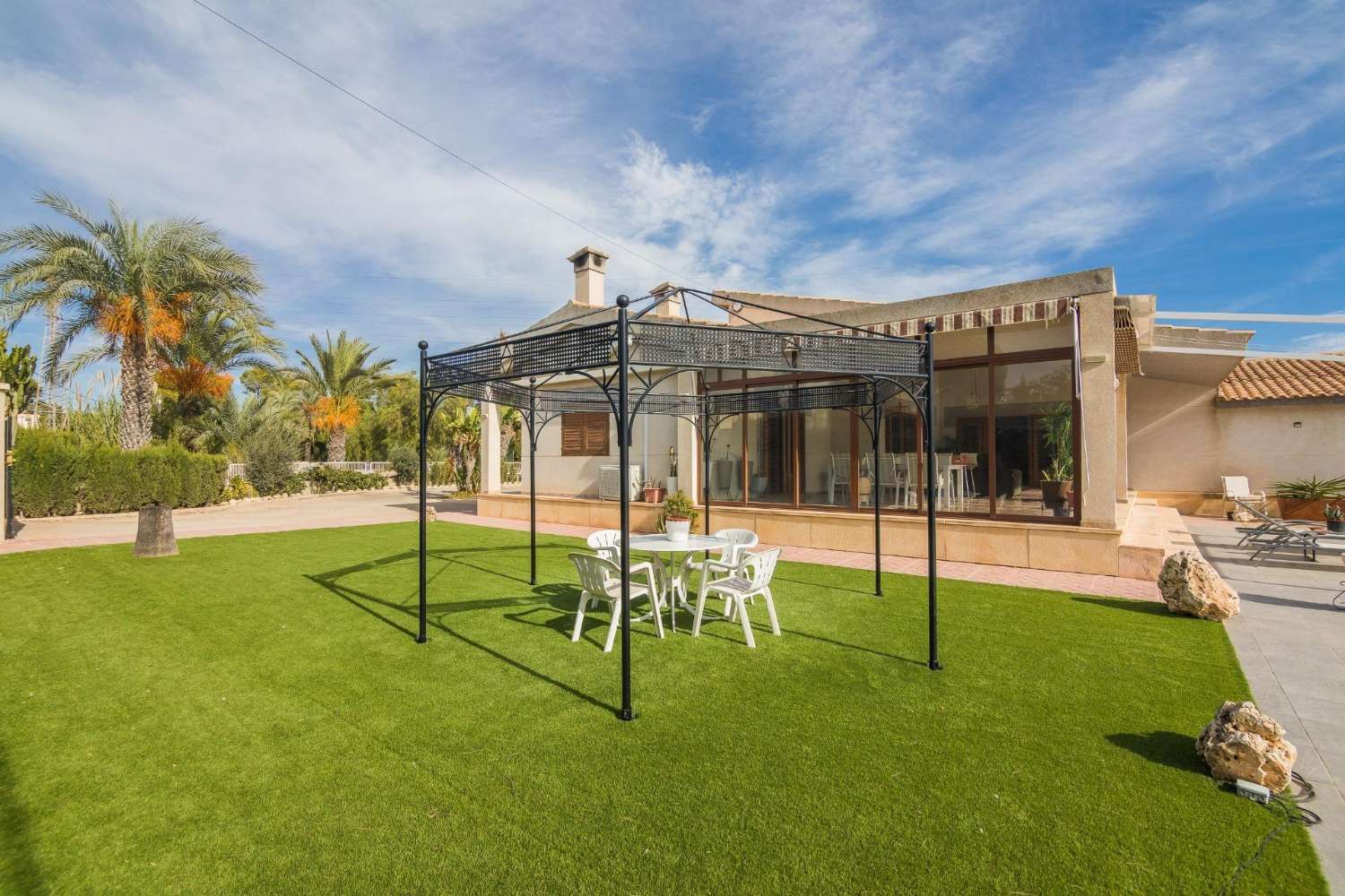 Chalet independiente de lujo en suelo urbanizable Elche ( Alicante)