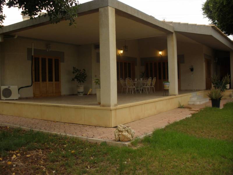 Chalet independiente de lujo en suelo urbanizable Elche ( Alicante)