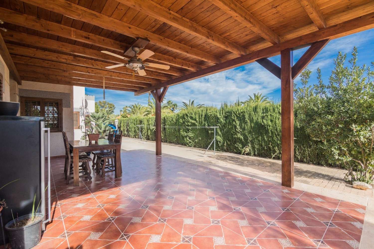 Chalet independiente de lujo en suelo urbanizable Elche ( Alicante)