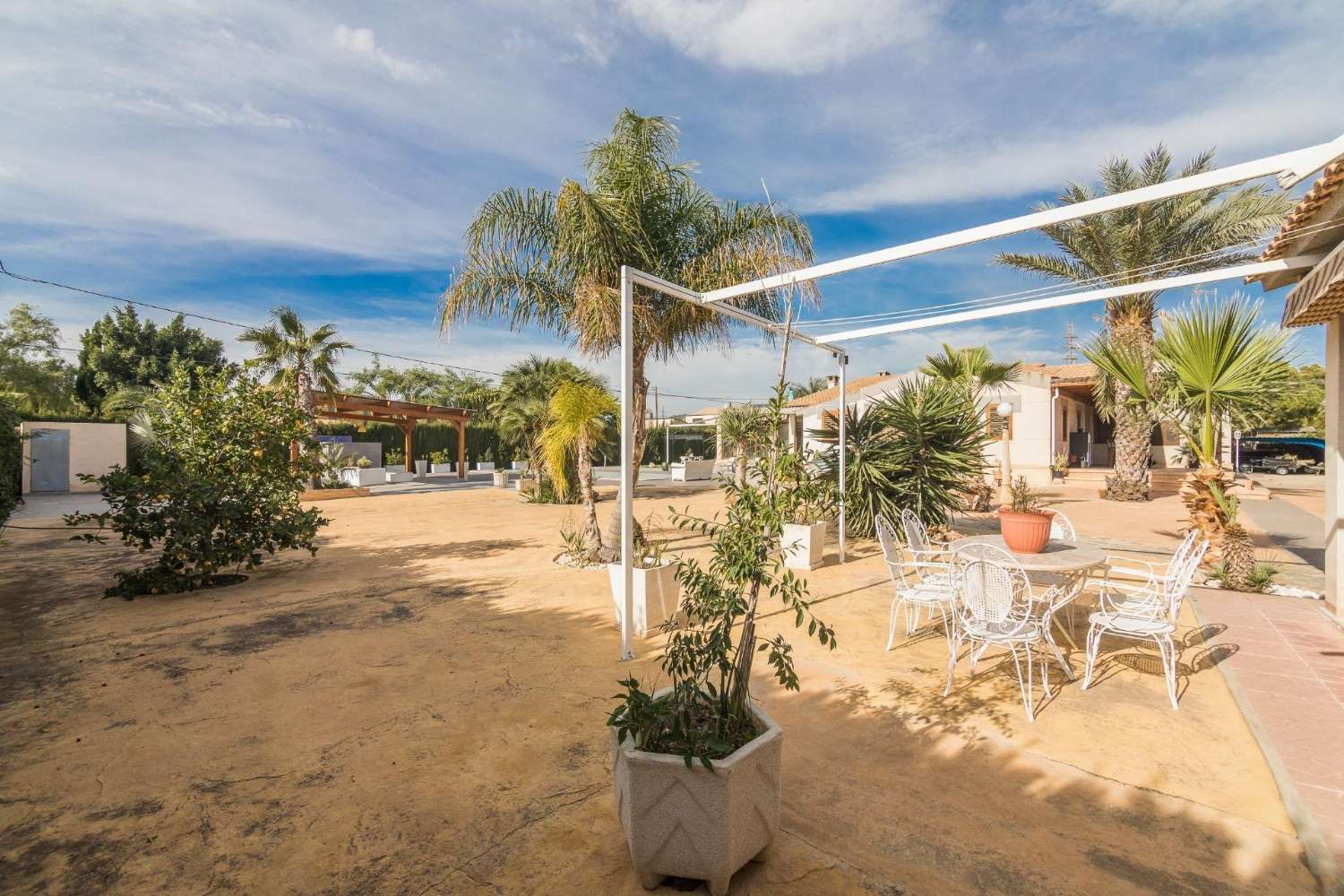 Chalet independiente de lujo en suelo urbanizable Elche ( Alicante)