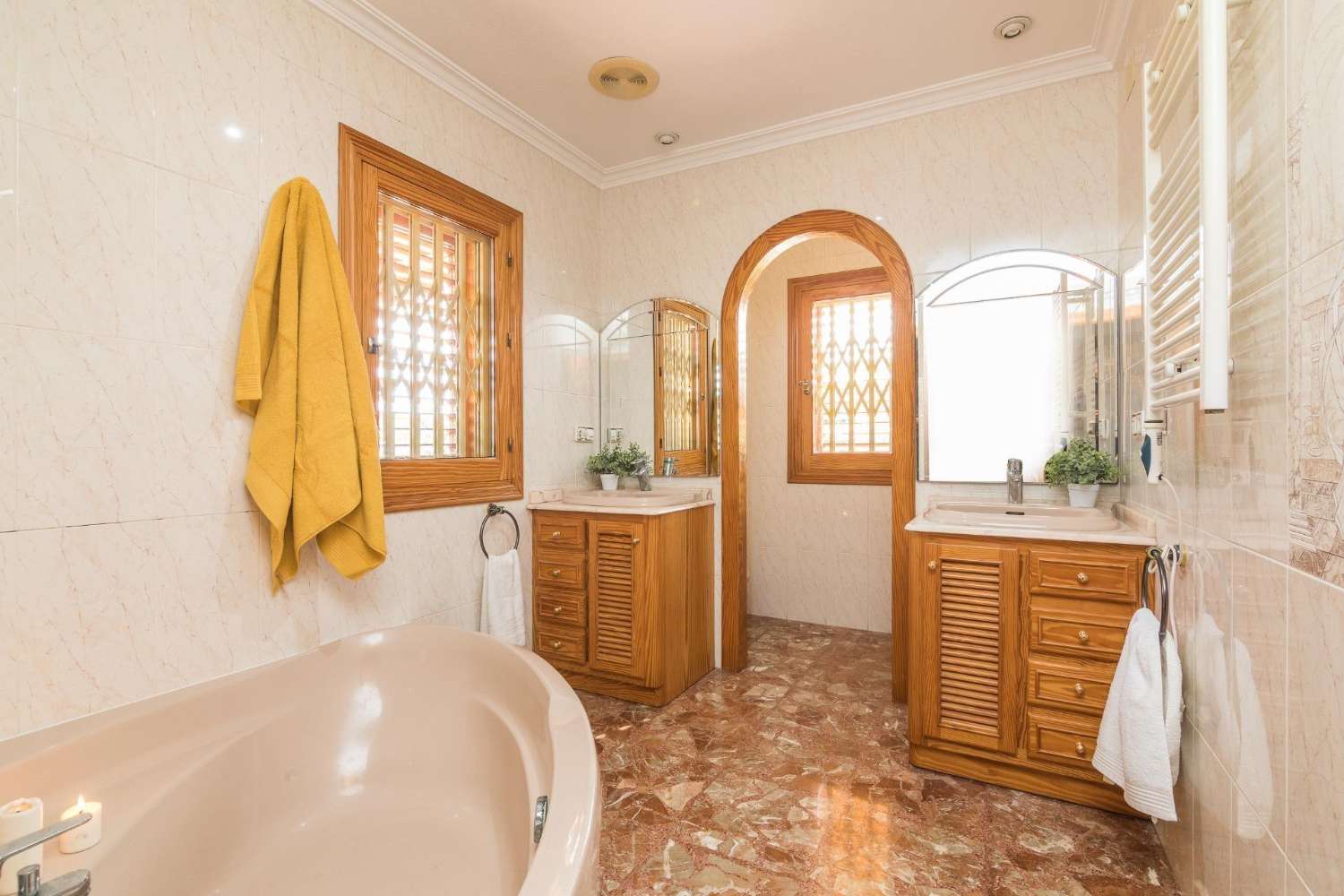 Chalet independiente de lujo en suelo urbanizable Elche ( Alicante)