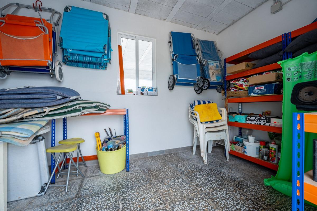 Chalet esquina de 3 dormitorios, TORREVIEJA (La Siesta)