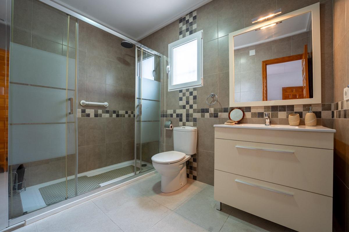 Chalet esquina de 3 dormitorios, TORREVIEJA (La Siesta)