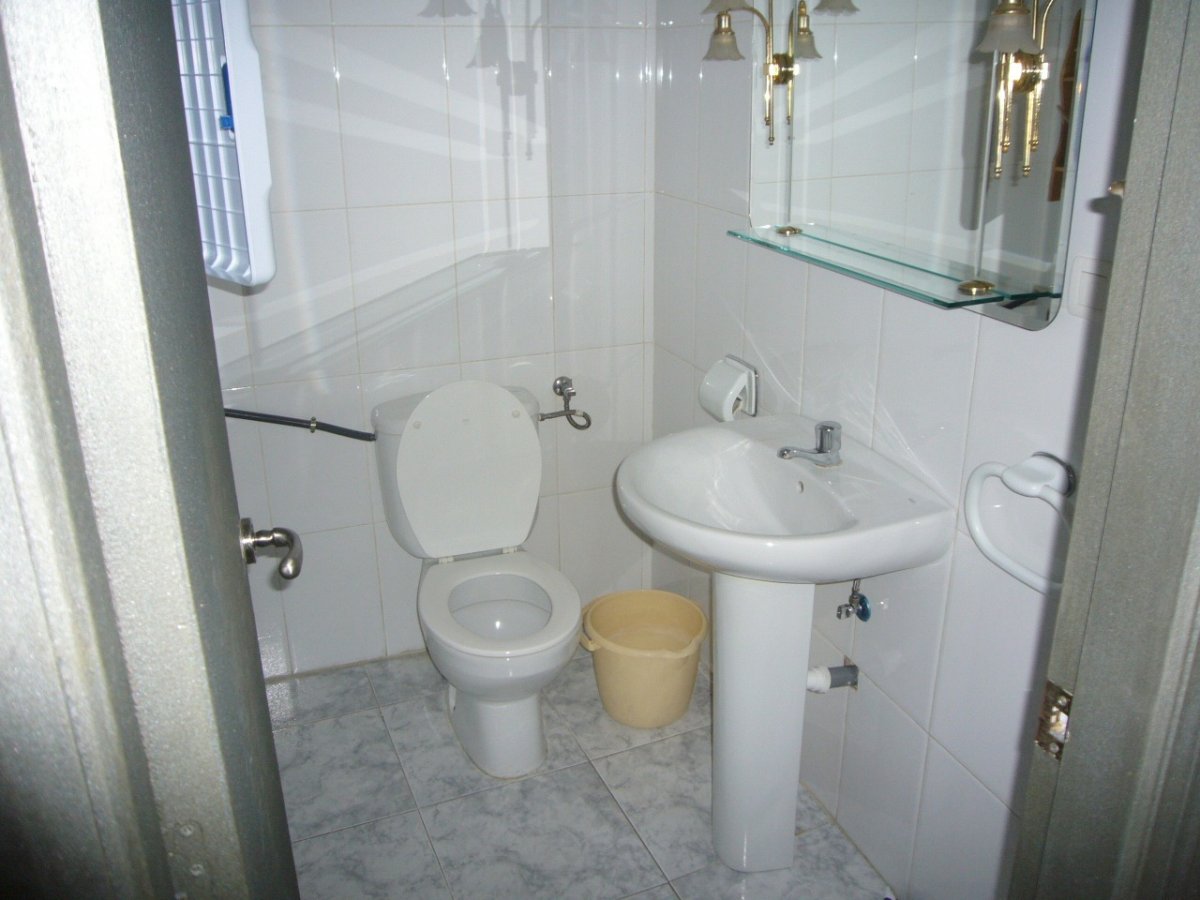 Gewerbefläche wenige Meter vom Mercadona Center entfernt, Torrevieja