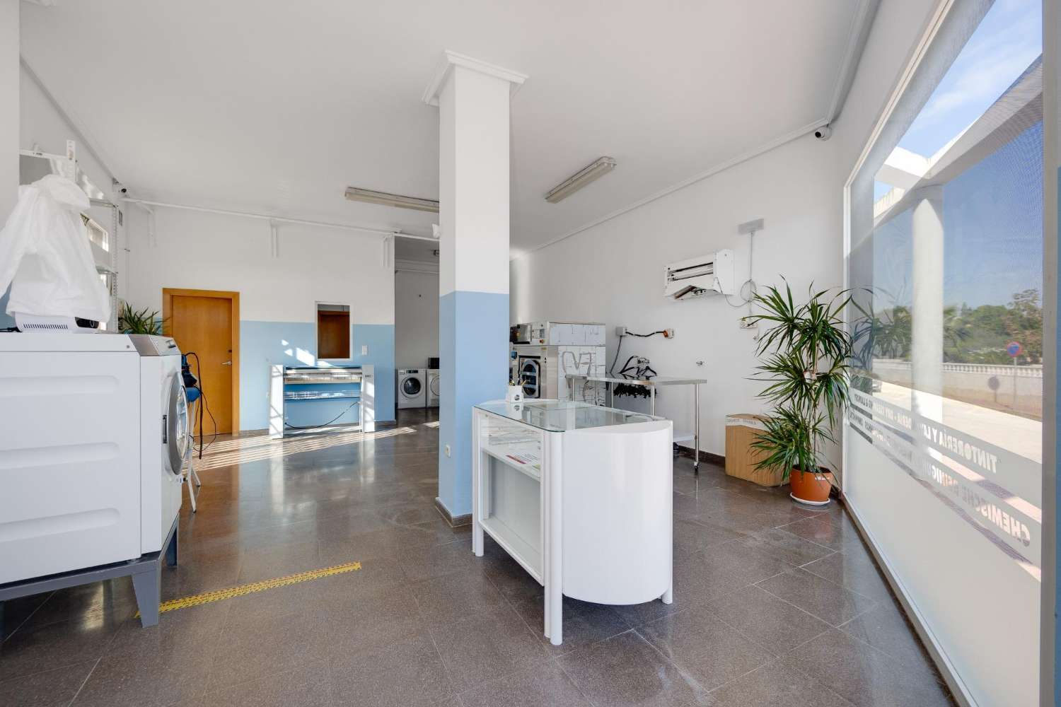 GESCHÄFTSRAUM IM EINKAUFSZENTRUM DOÑA PEPA (CIUDAD QUESADA)