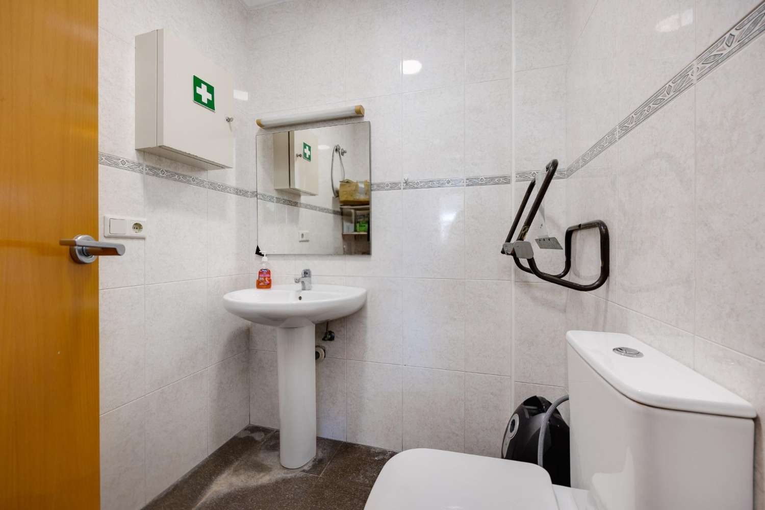 GESCHÄFTSRAUM IM EINKAUFSZENTRUM DOÑA PEPA (CIUDAD QUESADA)