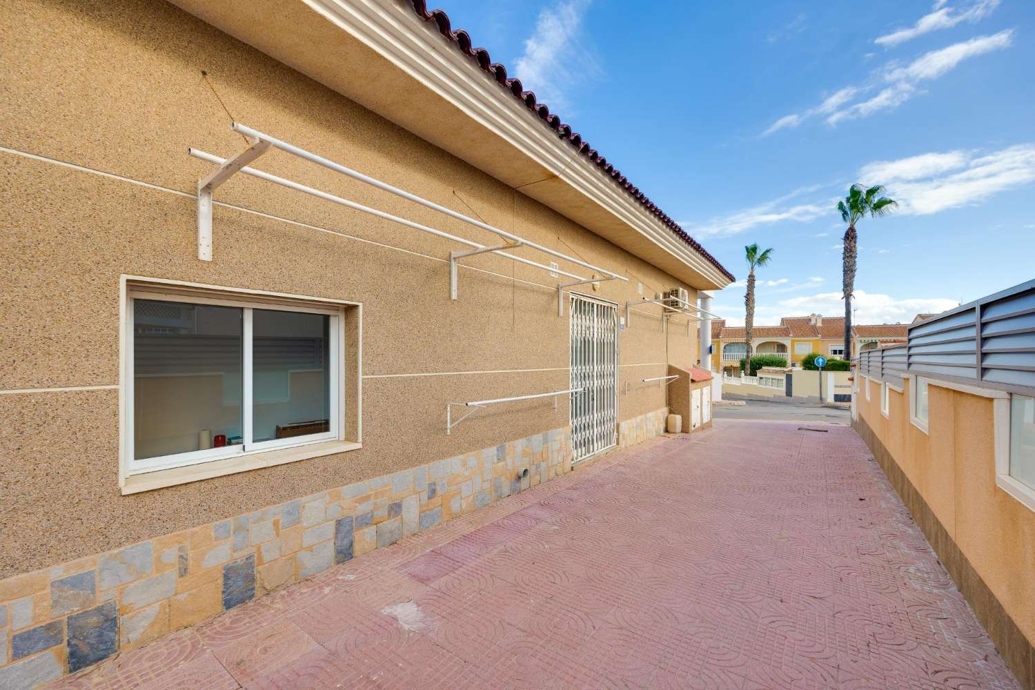 GESCHÄFTSRAUM IM EINKAUFSZENTRUM DOÑA PEPA (CIUDAD QUESADA)