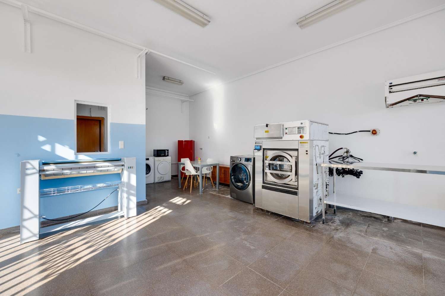 GESCHÄFTSRAUM IM EINKAUFSZENTRUM DOÑA PEPA (CIUDAD QUESADA)