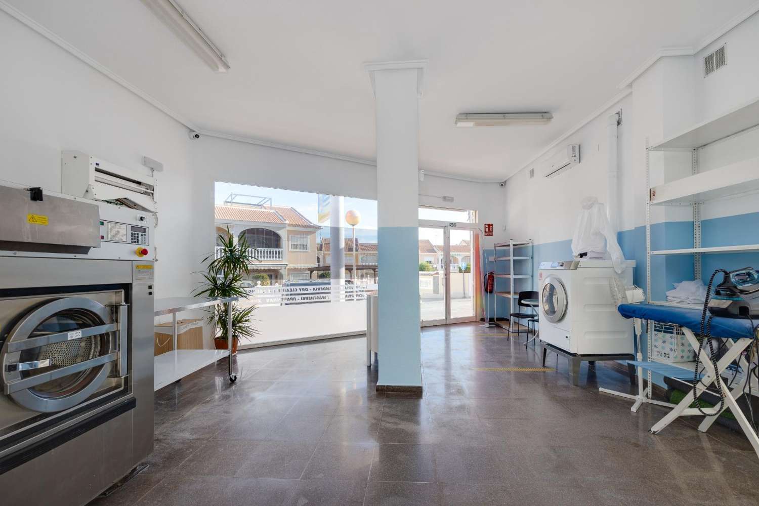 GESCHÄFTSRAUM IM EINKAUFSZENTRUM DOÑA PEPA (CIUDAD QUESADA)