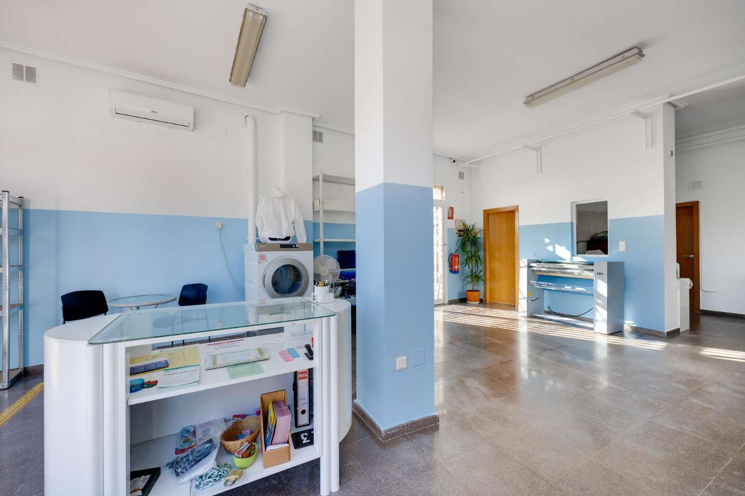 GESCHÄFTSRAUM IM EINKAUFSZENTRUM DOÑA PEPA (CIUDAD QUESADA)