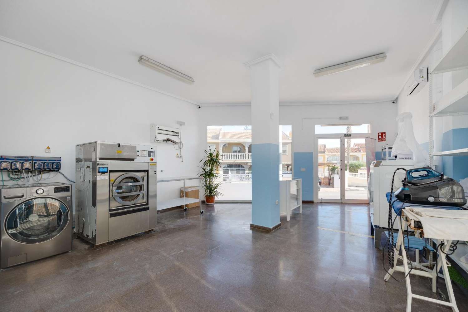 GESCHÄFTSRAUM IM EINKAUFSZENTRUM DOÑA PEPA (CIUDAD QUESADA)