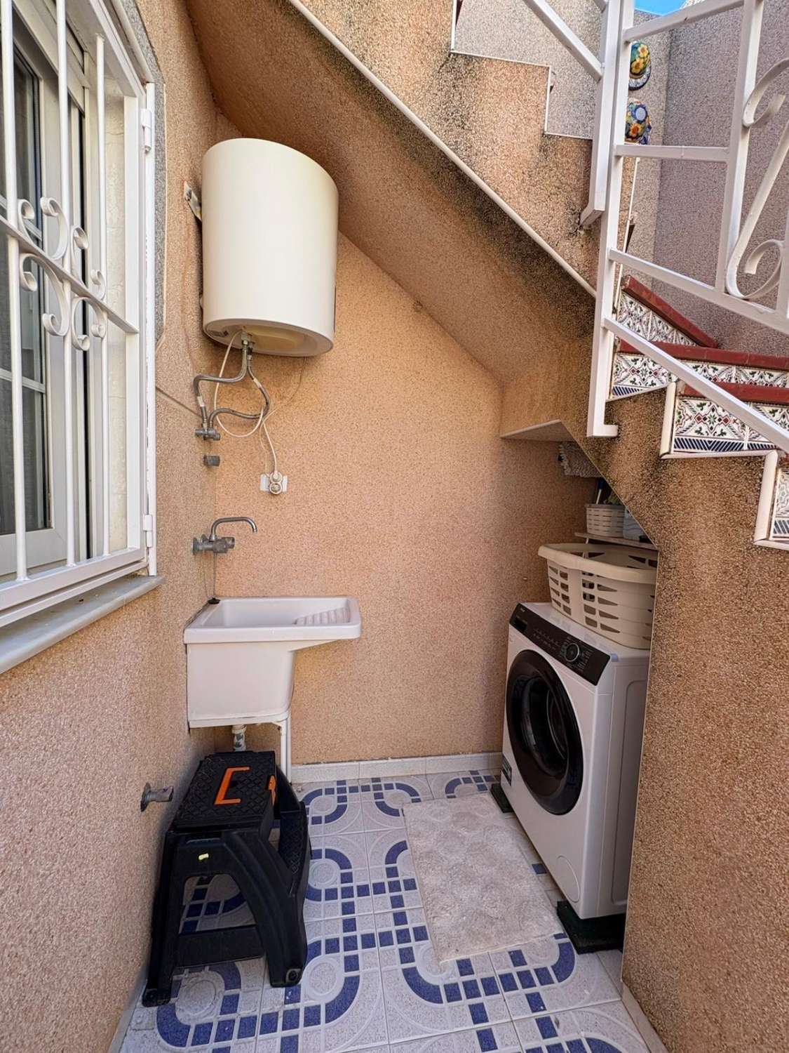 BUNGALOW I STADSOMRÅDET. TORREALMENDROS! TORREVIEJA