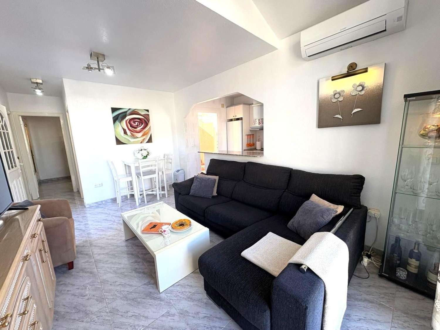 BUNGALOW I STADSOMRÅDET. TORREALMENDROS! TORREVIEJA