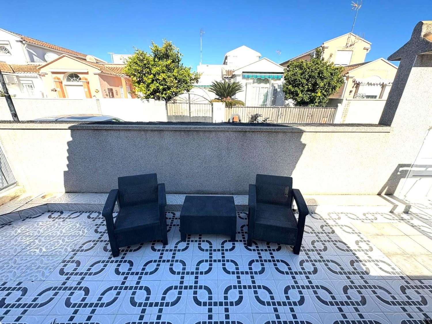 BUNGALOW I STADSOMRÅDET. TORREALMENDROS! TORREVIEJA