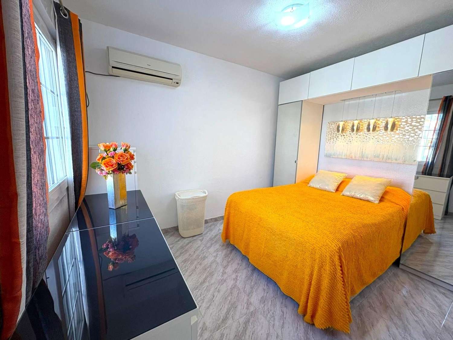 BUNGALOW I STADSOMRÅDET. TORREALMENDROS! TORREVIEJA