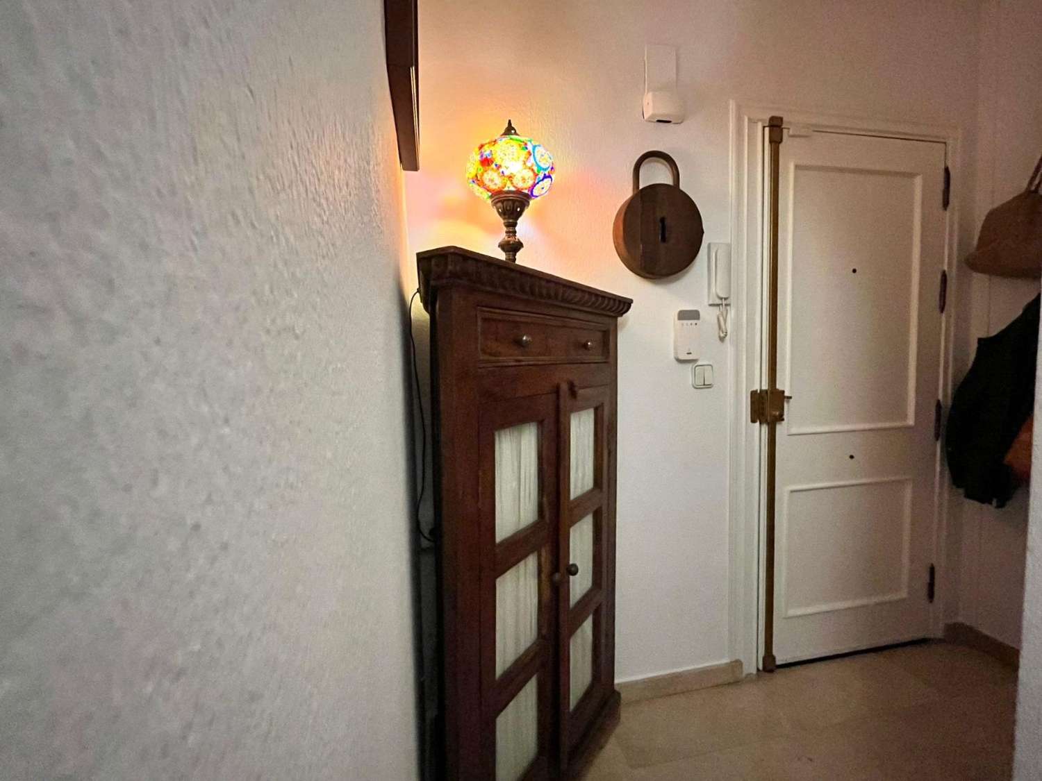 Esplendido Ático, gran terraza, 3 dormitorios, 2 baños, orientación Sur, céntrico y cerca de la playa