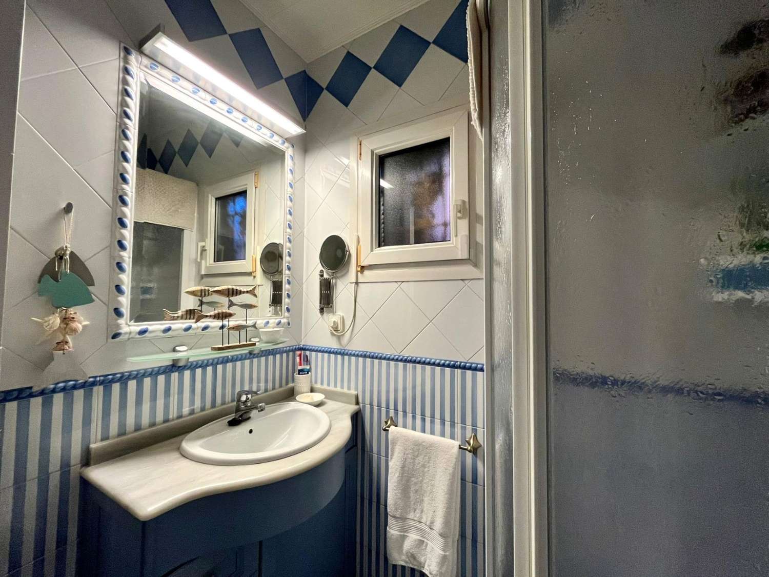 Esplendido Ático, gran terraza, 3 dormitorios, 2 baños, orientación Sur, céntrico y cerca de la playa