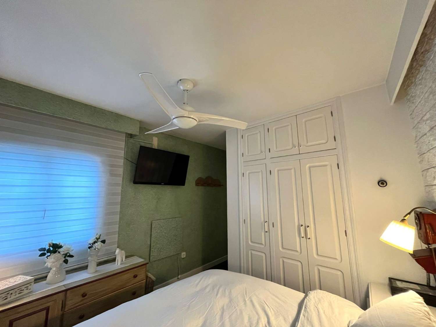 Esplendido Ático, gran terraza, 3 dormitorios, 2 baños, orientación Sur, céntrico y cerca de la playa